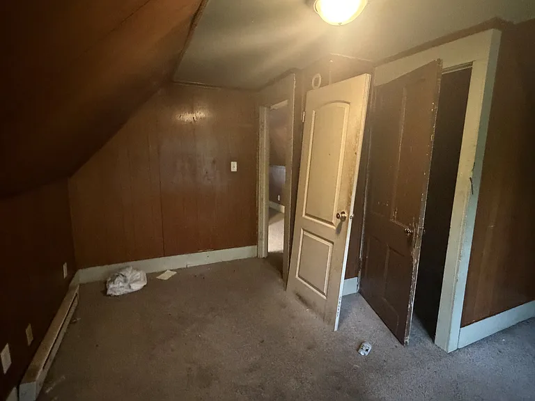 1829 W Butler St — Photo 23