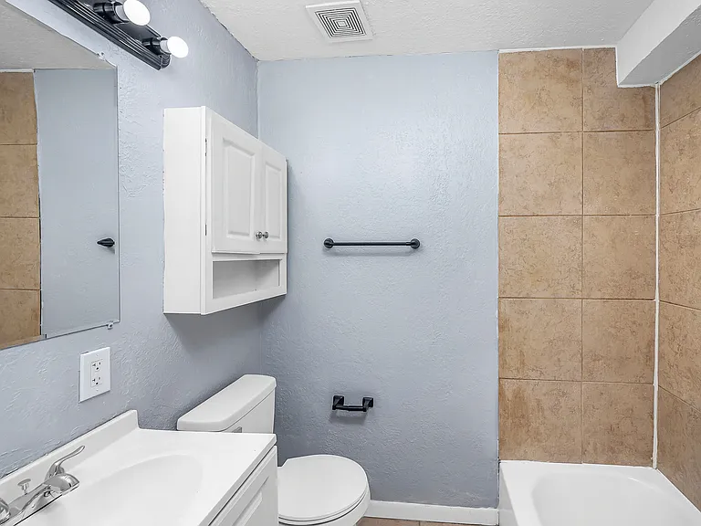 1904 NW Lake Ave — Photo 18