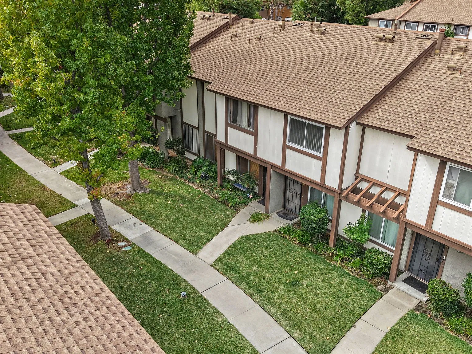 3 bed, 2.5 bath, 1281 sqft, $3,500 — Photo 2