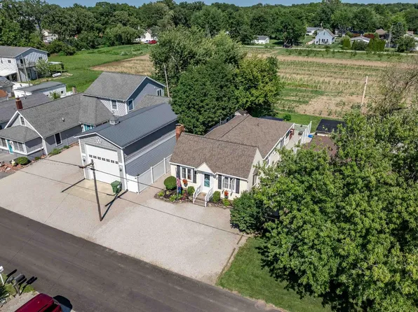 229 N Sackett Rd, Lakeside Marblehead, OH 43440