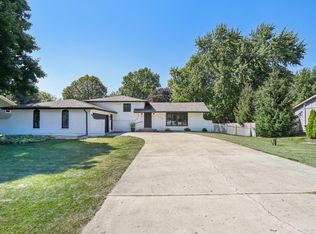 11S528 Book Rd, Naperville, IL 60564