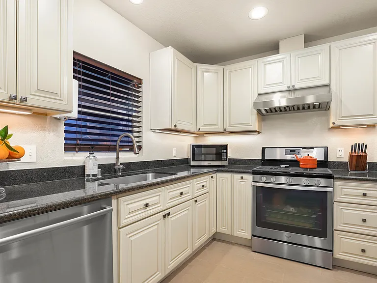 Fully updated kitchen