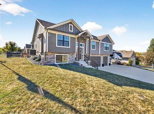710 Ridge Crest Dr, Raymore, MO 64083