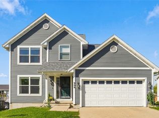 908 Rolling Creek Dr NE, Cedar Rapids, IA 52402