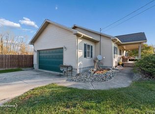 7010 Oakville Waltz Rd, Carleton, MI 48117