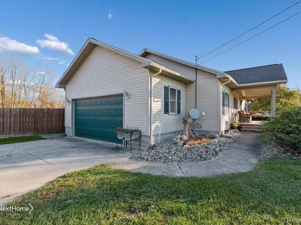 7010 Oakville Waltz Rd