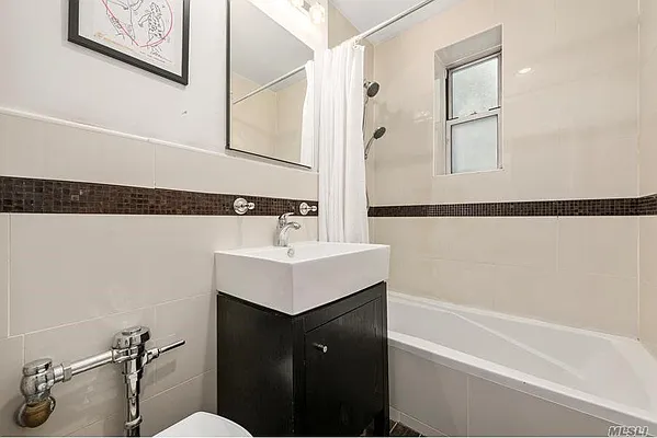 Sold by Douglas Elliman | media 20