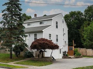 534 Boston Post Rd, Waterford, CT 06385