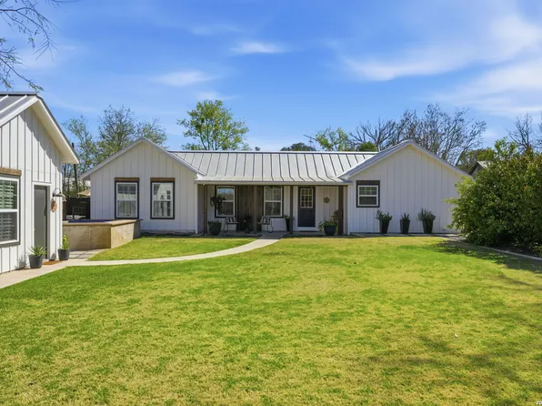 903 Front St., Comfort, TX 78013