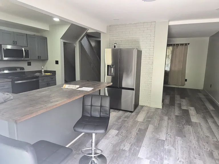 2228 Lutz Ave — Photo 7