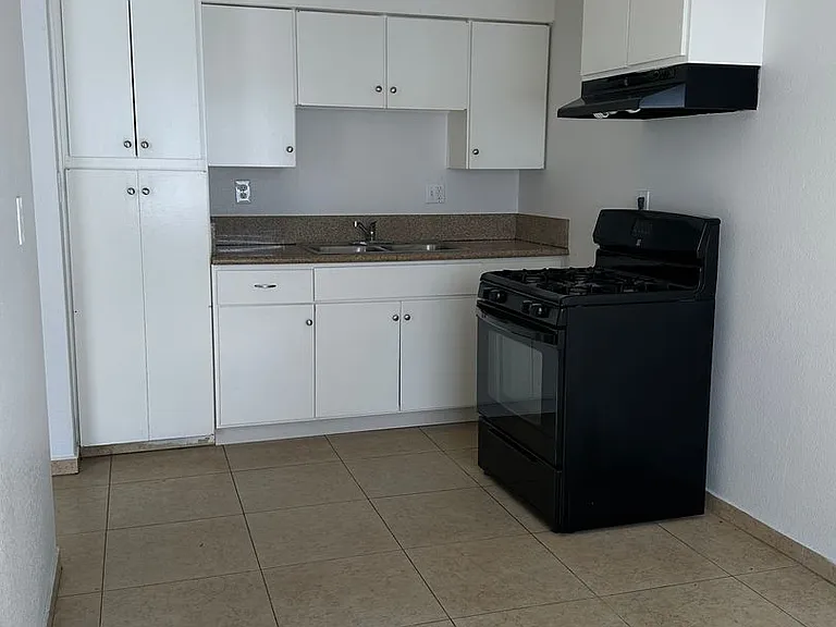 7918 Bright Ave #A — Photo 8