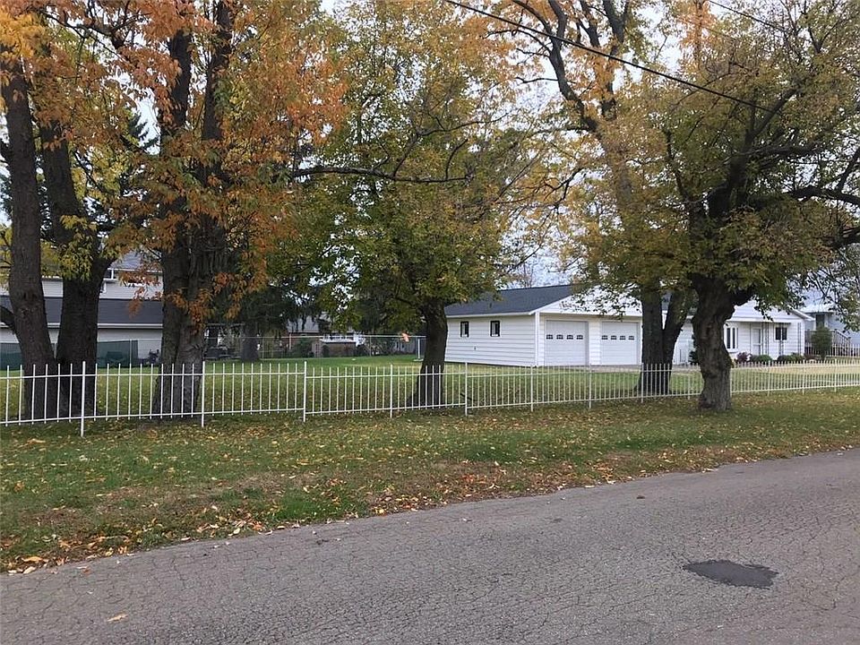 1st image of 1954 W 22nd St