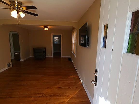 5th image of 3307 N Hanley Rd