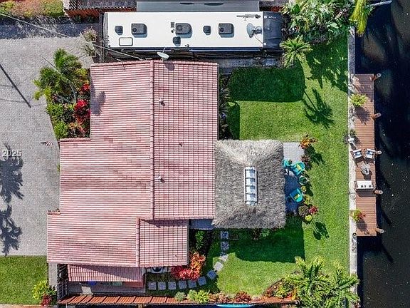 2nd image of 1921 SW 23rd Ave