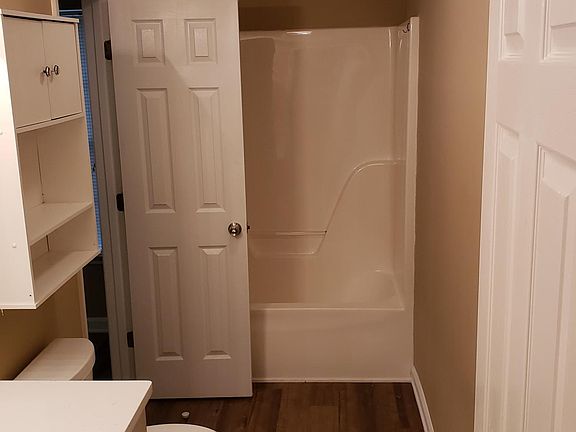 5th image of 2440 Tinnell Ct #2440