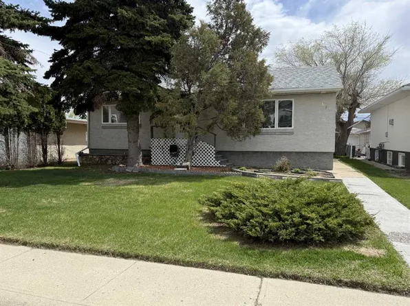 411 N 6th Ave W, Hanna, AB T0J 1P0