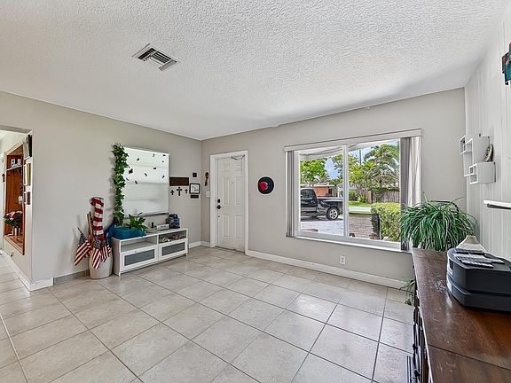 2nd image of 1131 SW 3rd Terrace