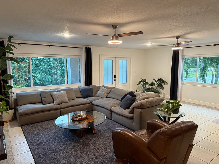 5870 N Courtenay Pkwy — Photo 3