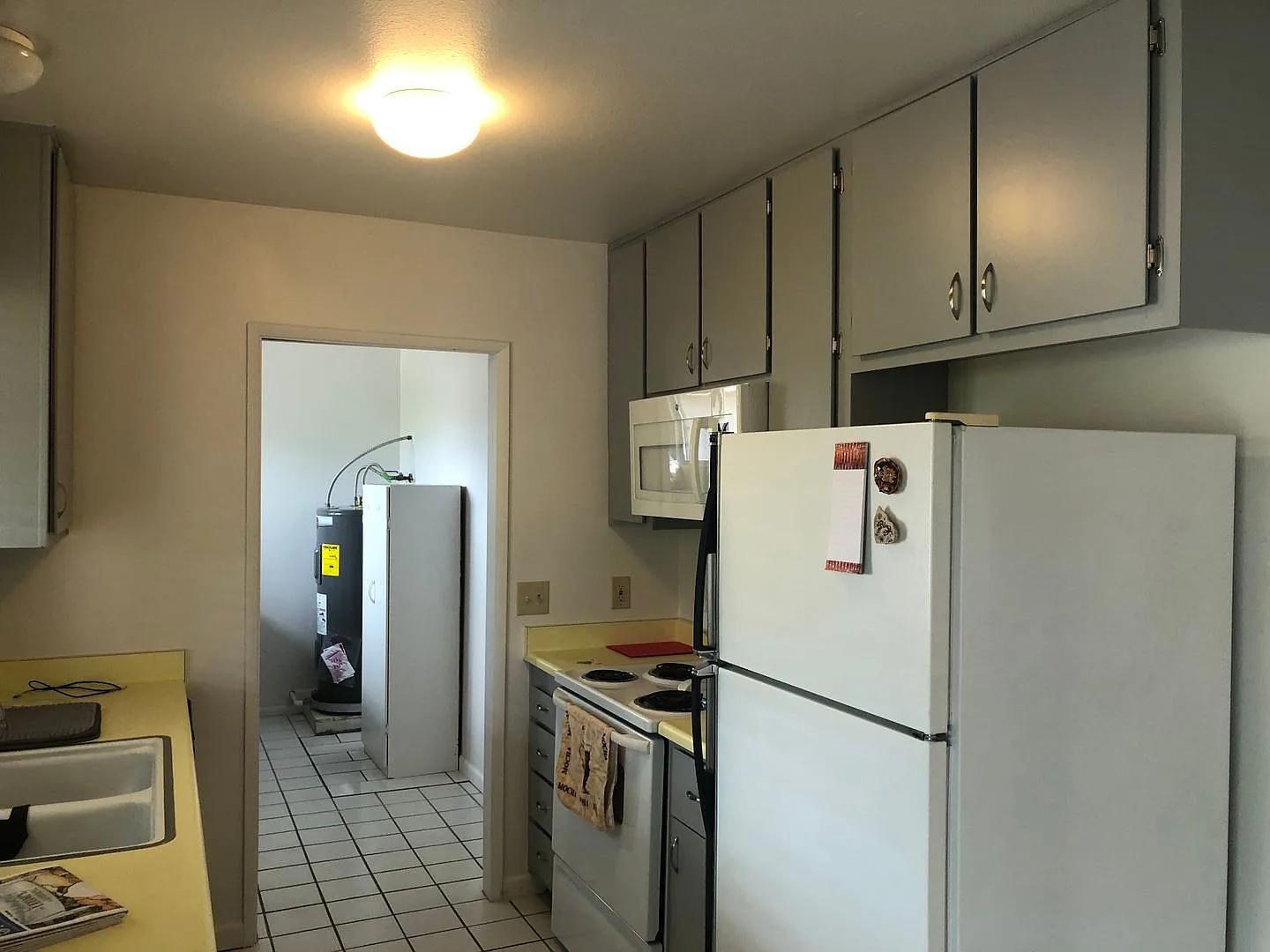 Check Out This Cozy Long Term Unfurnished Freshly Painted Gem! In Leisure World A 45+ Active Adul... — Photo 4