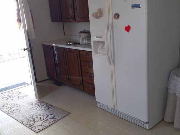 5th image of 180 Highland Cir