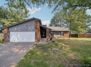 11329 S Douglas Ave, Jenks, OK 74037