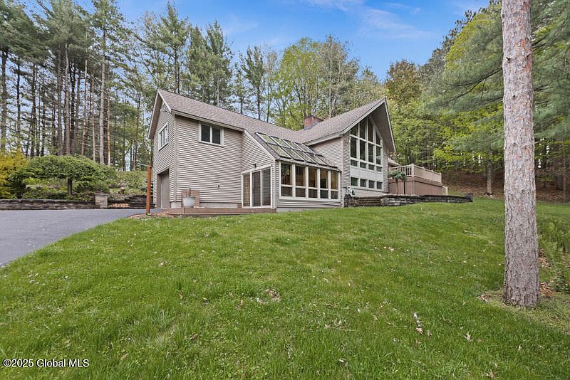 5th image of 5870 Veeder Road