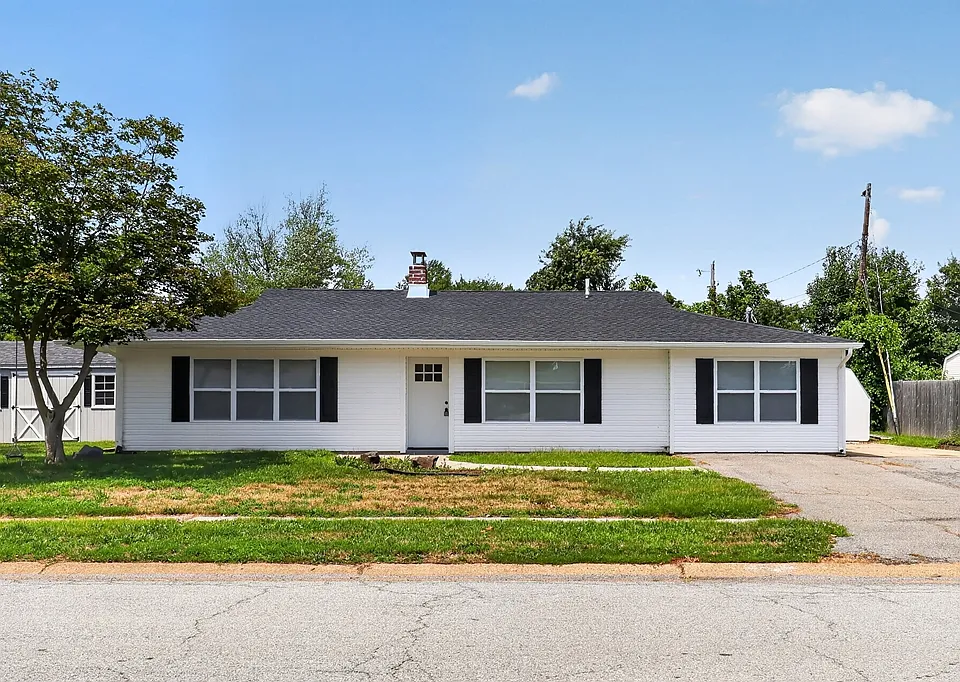 52 Chaucer Dr