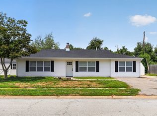 52 Chaucer Dr, Newark, DE 19713
