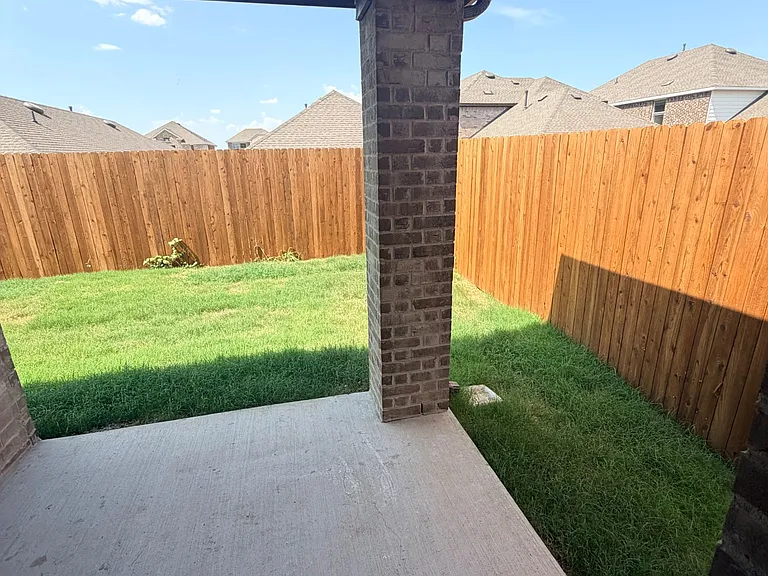 1210 Crookpost Dr — Photo 9