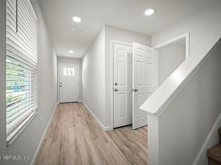 8918 Free Ave — Photo 3