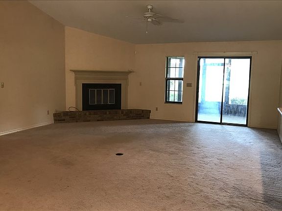 5th image of 1406 NW Frontier Dr