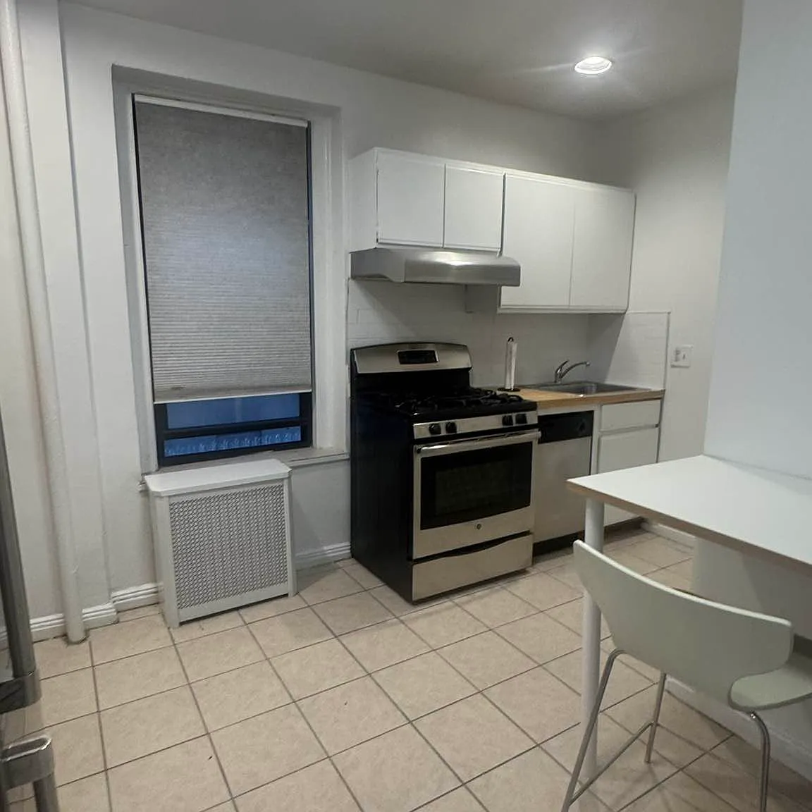 34 Monroe Place — Photo 4