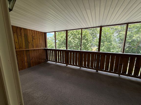4th image of 283 Emerald Dr