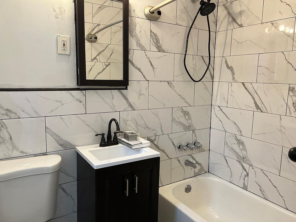 1st image of 830 E Broadway APT 106