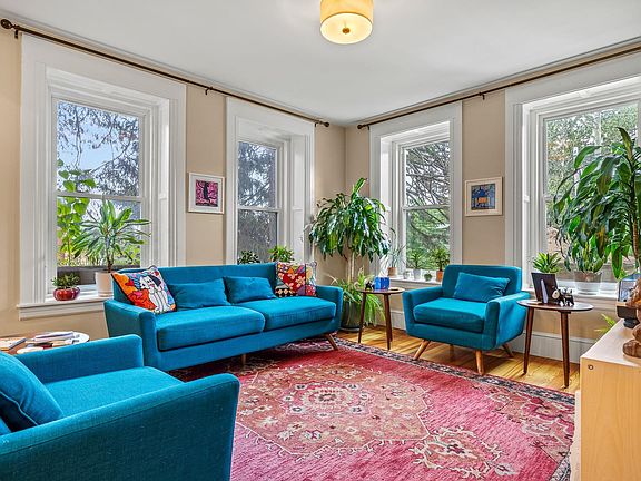 4th image of 30 Rosedale Avenue