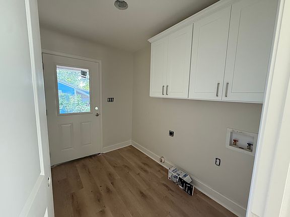 5th image of 400 S Smith St