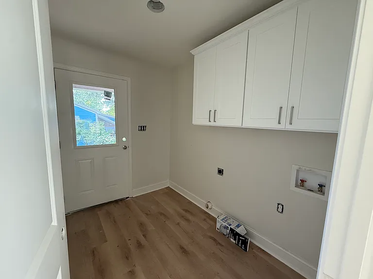 400 S Smith St — Photo 5
