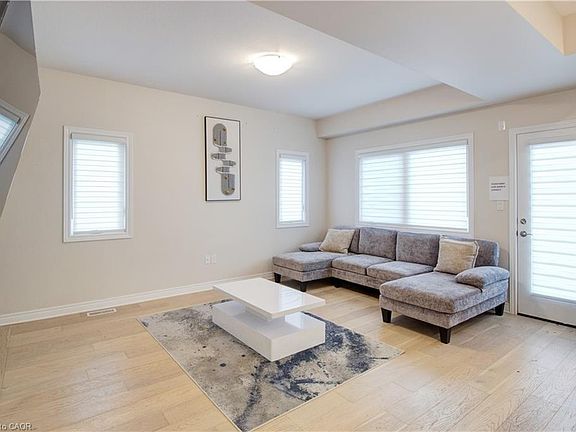 5th image of 7387 Sherrilee Cres