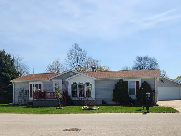 8511 Fig Tree Ln, Roscoe, IL 61073