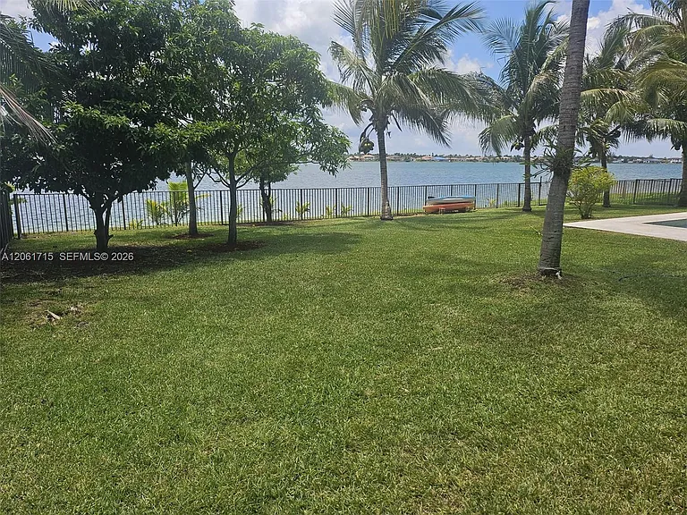 18794 SW 17th Ct — Photo 14
