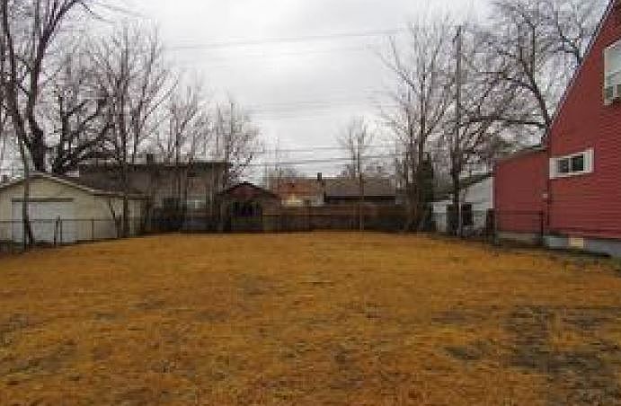 2nd image of 3317 Comanche Ave