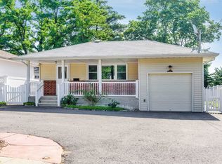 801 Newbridge Rd, Bellmore, NY 11710