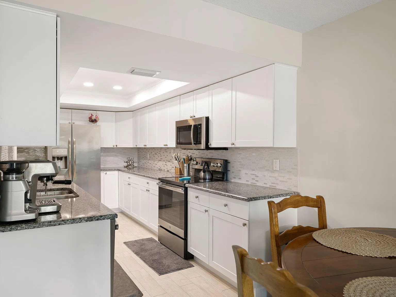 2 bed, 2.0 bath, 1040 sqft, $1,900 — Photo 4
