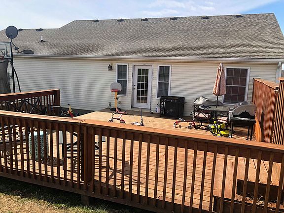 3rd image of 516 Tanner Cir