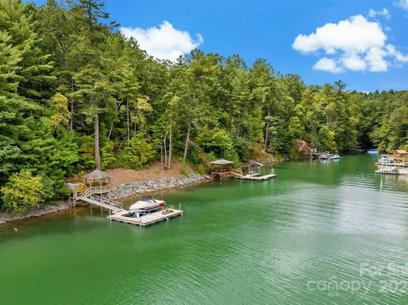 1837 Southpointe Dr, Morganton, NC 28655