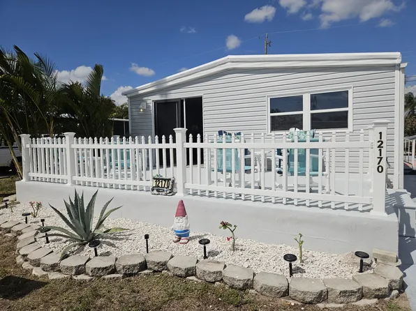 12170 Palm Dr, Fort Myers, FL 33908