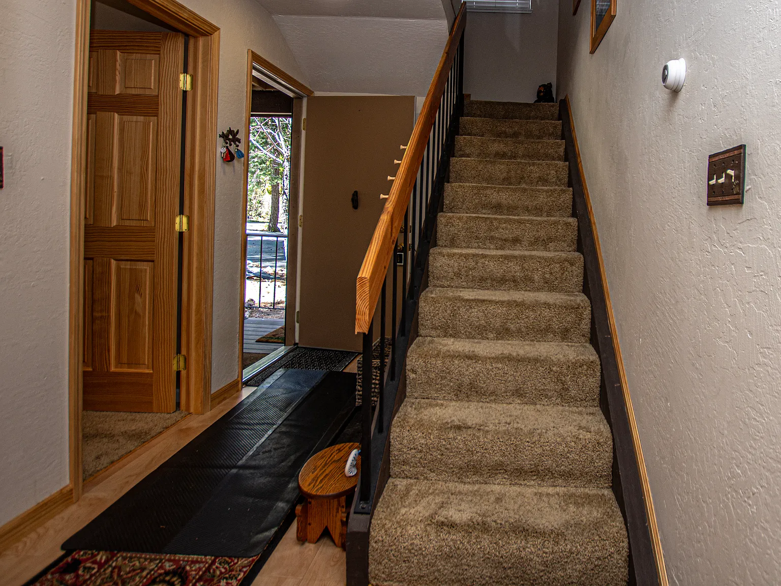 3 bed, 2.5 bath, 1440 sqft, $3,800 — Photo 2