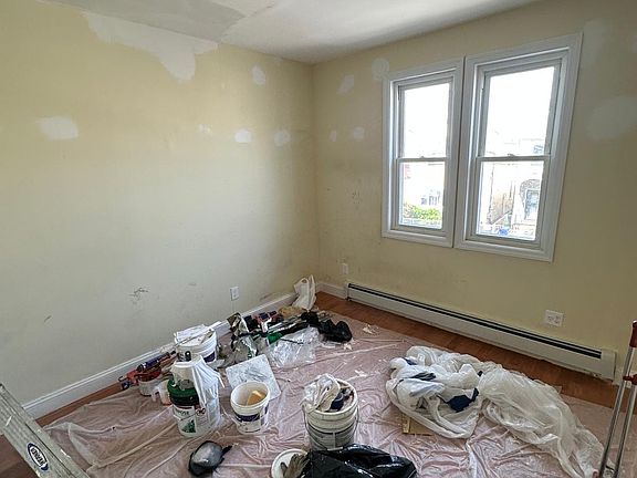 4th image of 146-10 Lakewood Ave #1