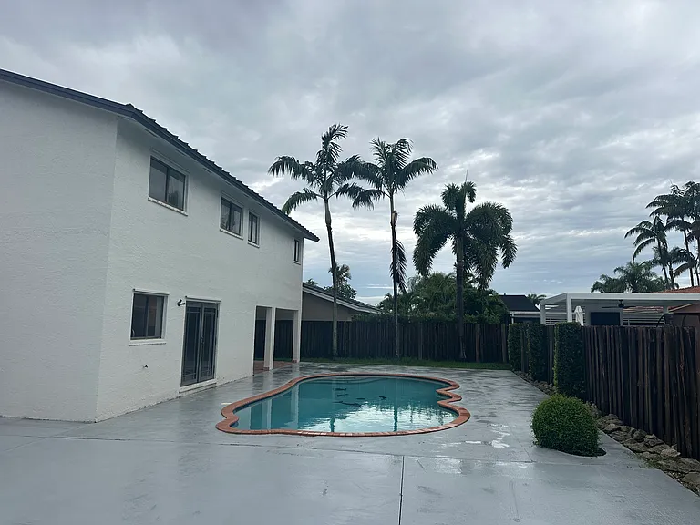 13925 SW 157th St — Photo 33