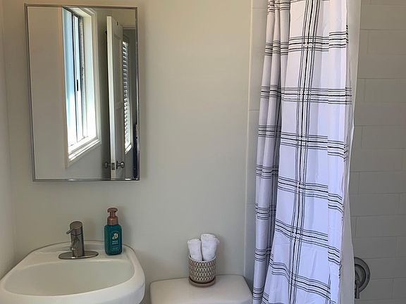 5th image of 2677 1/2 L St #1/2
